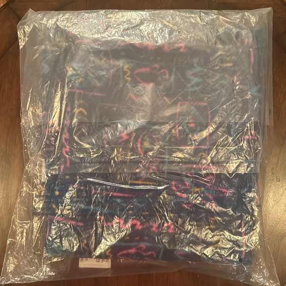 NWT - Chubbies - The Chilly Vibe Fleece (Quarter-Zip) - Pattern: Navy Abstract - Picture 10 of 12